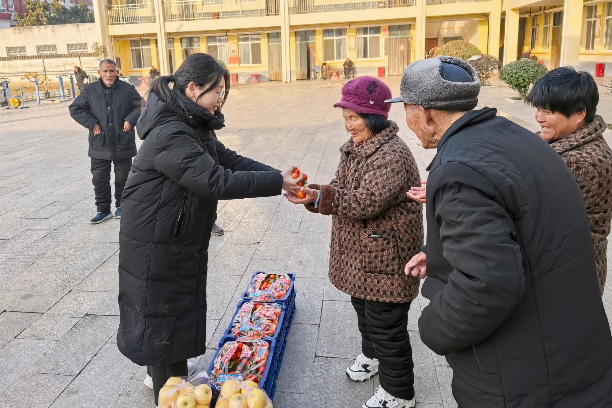 万象城官网工会学院学生王柳涵返乡善举获地方政府致信感谢